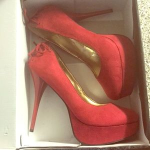 🎉BRAND NEW🎉 Red Heels